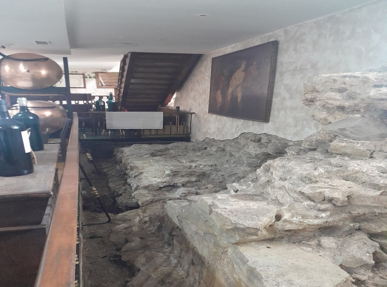 Gijon, muralla romana en la Sidrería la Casona (Foto Diego Trinidad) Gijon, muralla romana en la Sidrería la Casona (Foto Diego Trinidad)
